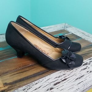 Sofft Black Suede Leather Kitten Heels size 6M